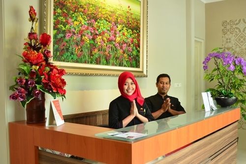 Chiaro Hotel Syariah Сидоарджо Екстериор снимка